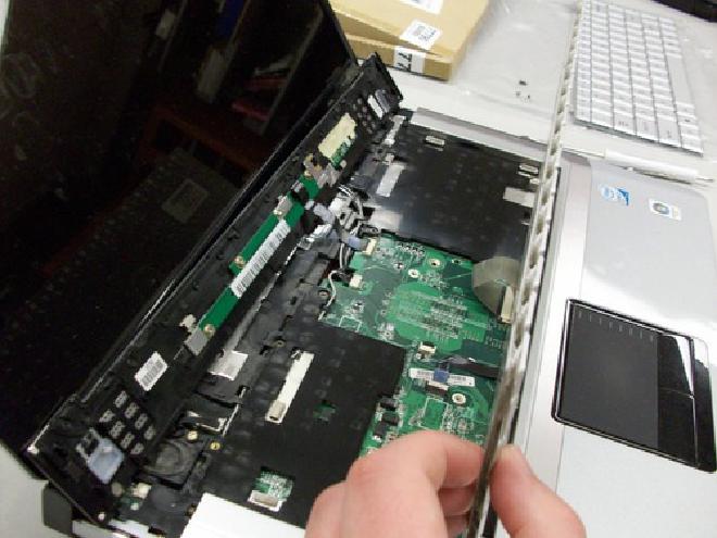 Picture of removing keyboard