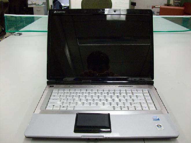 Picture of Gateway M6755 laptop