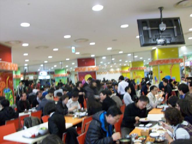 Picture of the crowded food court